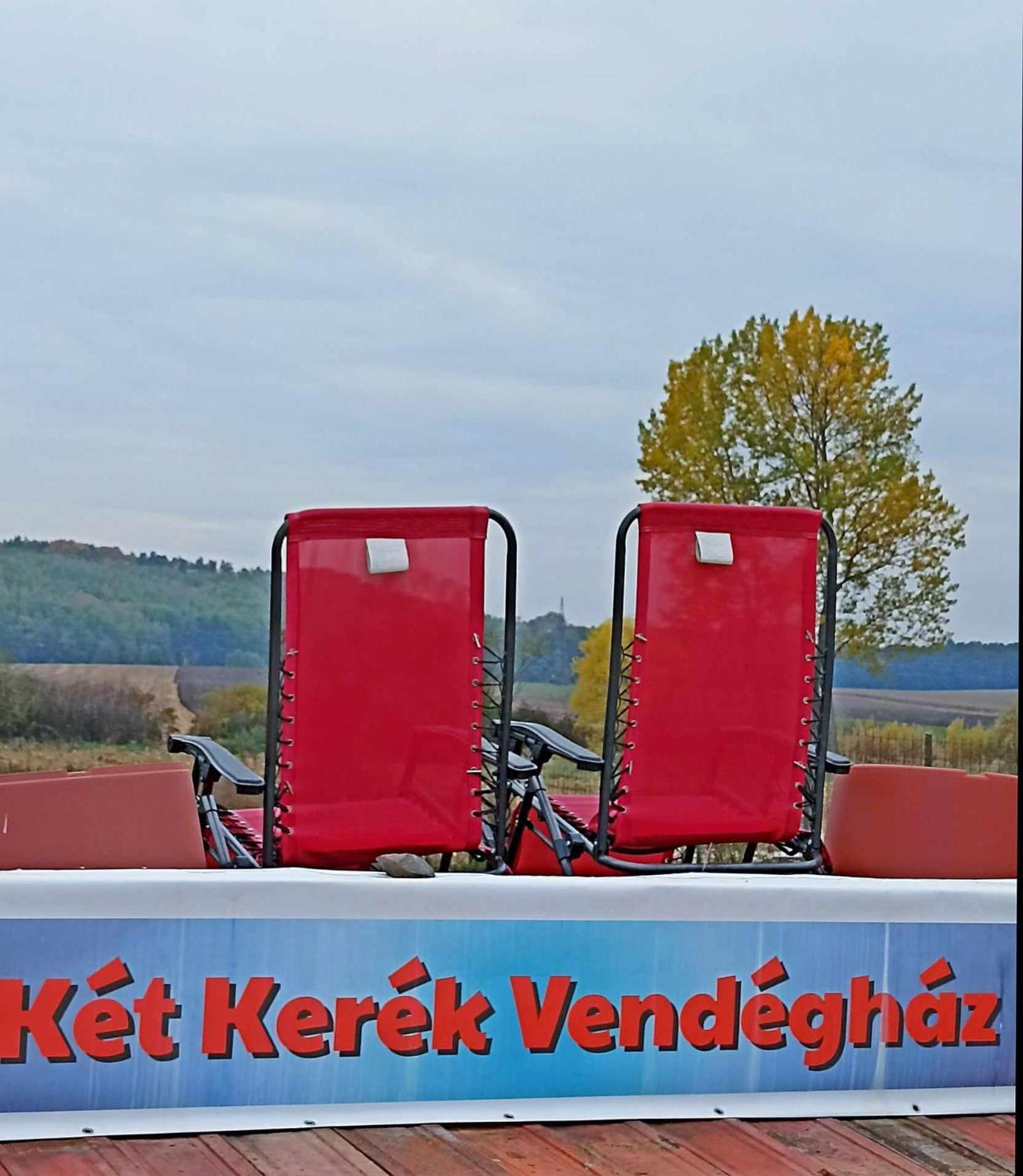 Apartamento Ket Kerek Vendeghaz Patvarc Exterior foto